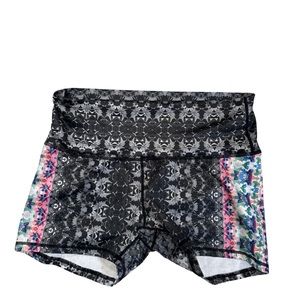 Prana yoga shorts xl